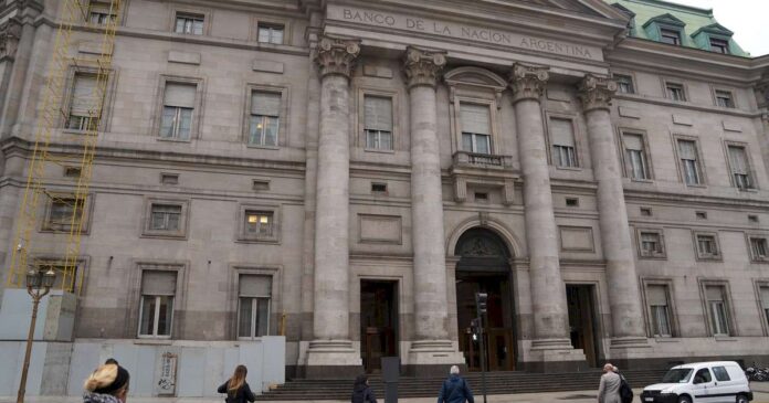 la-justicia-suspendio-el-decreto-con-el-que-milei-transformaba-al-banco-nacion-en-sociedad-anonima