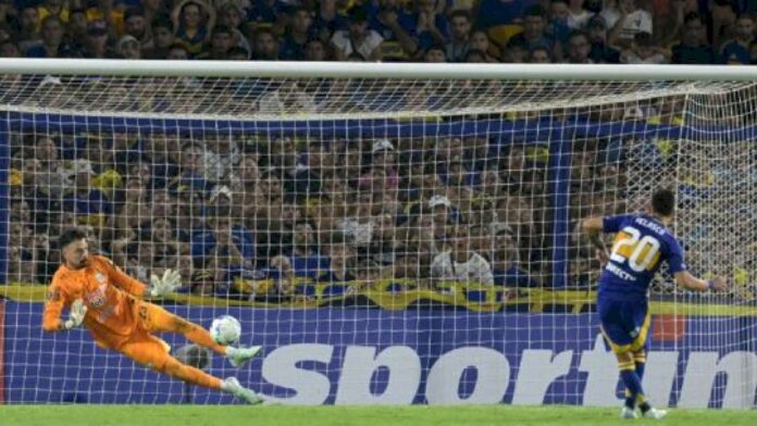 velasco-no-estara-ante-central:-gago-lo-saco-de-la-convocatoria-tras-fallar-su-penal-en-la-eliminacion-de-boca