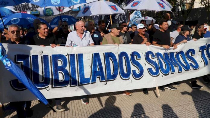 nueva-marcha-de-jubilados-al-congreso,-en-vivo:-minuto-a-minuto