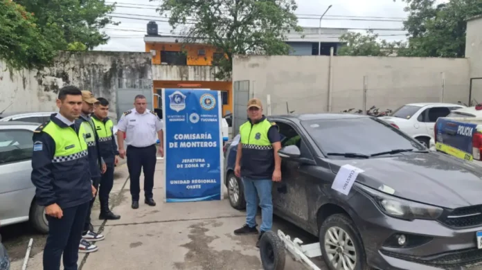 AUTO ROBADO EN CORDOBA