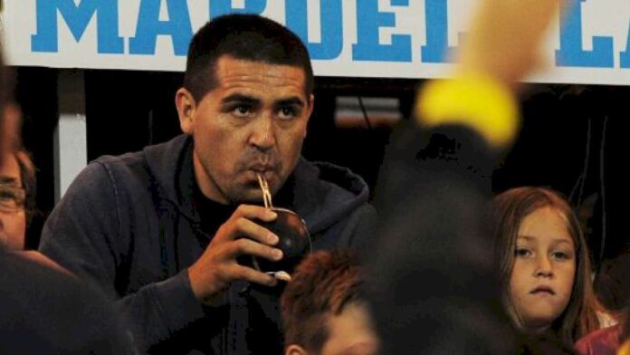 atencion:-riquelme-pretende-a-un-dt-que-tambien-le-interesa-a-otro-club