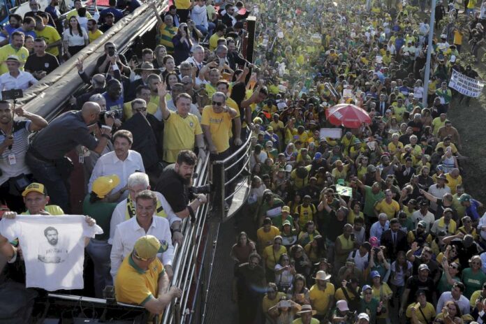 bolsonaro-encabezo-una-manifestacion-tres-dias-despues-de-salir-del-hospital