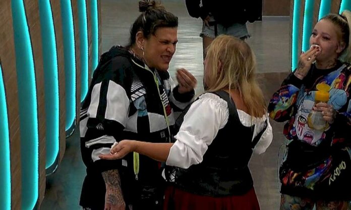 la-violenta-pelea-de-sandra-a-selva-en-gran-hermano-que-termino-en-amenazas:-le-arranco-la-cabeza