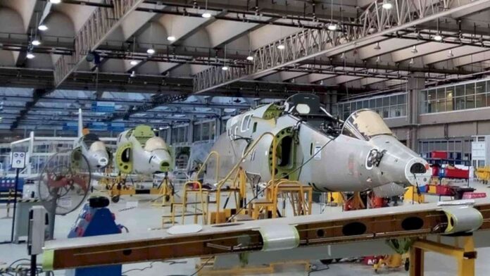 no-descartan-despidos-y-mas-recortes-en-fadea,-la-fabrica-de-aviones