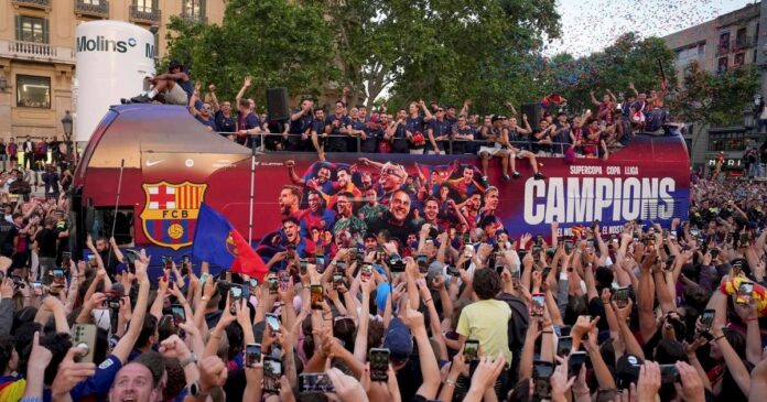 barcelona-campeon:-caravana-y-festejo-intimo-al-ritmo-de-luck-ra