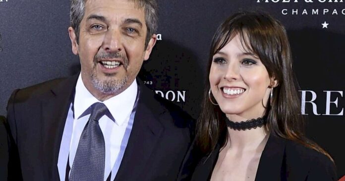 la-foto!-asi-le-queda-la-mascara-de-el-eternauta-a-la-hija-de-ricardo-darin