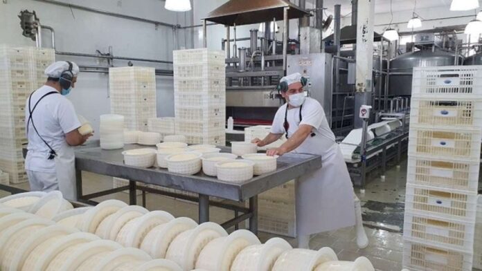 alimenticias-en-crac:-otro-emblema-de-la-lecheria-se-suma-a-la-crisis-de-sancor-y-arsa