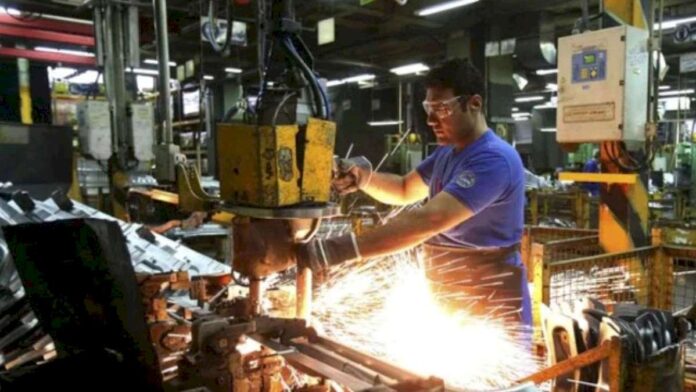 la-economia-cayo-por-primera-vez-en-casi-un-ano:-se-retrajo-casi-2%-mensual-en-marzo